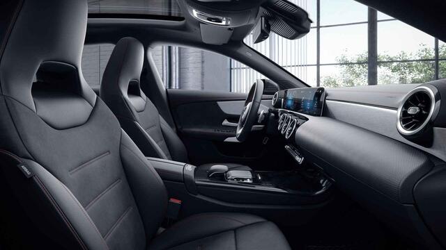 Mercedes-Benz CLA-KLASSE Shooting Brake 200 Advantage | AMG | Panoramadak | Achteruitrijcamera | Widescreen |