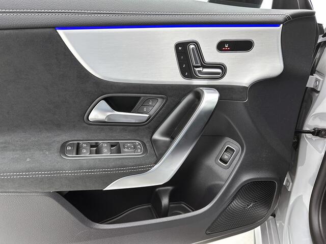 Mercedes-Benz CLA-KLASSE 180 Business Solution AMG | Antidiefstalpakket GUARD 360° Plus | AMG Line Plus pakket | MBUX Augmented Reality Navigation | Multibeam LED | Head-up display | Parkeerpakket met 360°-camera |