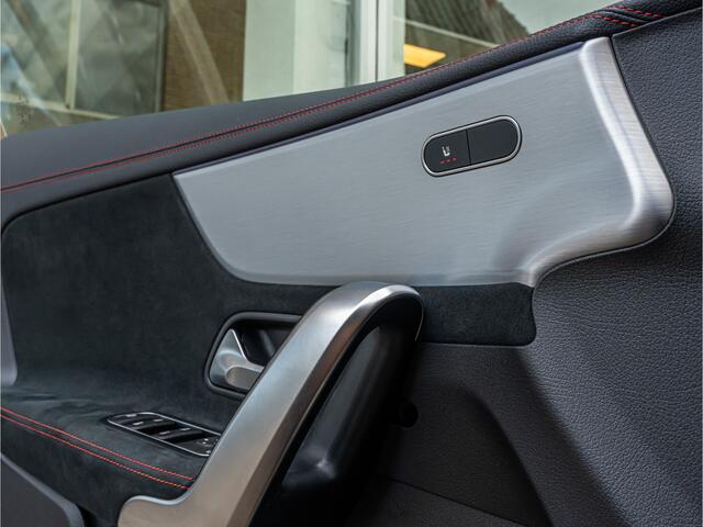 Mercedes-Benz CLA-KLASSE 200 Premium Plus AMG PANO BURMESTER 360 CAMERA HIGH PERF LED BOMVOL!!
