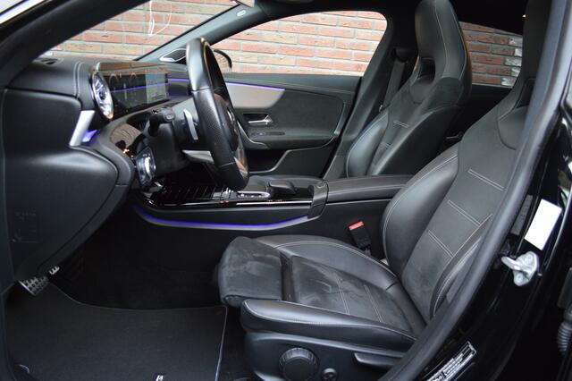 Mercedes-Benz CLA-KLASSE Shooting Brake 250 e AMG Led Panorama Burmester Distronic Head-Up Camera 360 Trekhaak Augmented Pdc