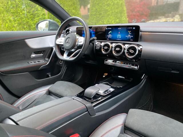 Mercedes-Benz CLA-KLASSE CLA 200 AMG Business Solution orig. NL auto Night pakket Widescreen