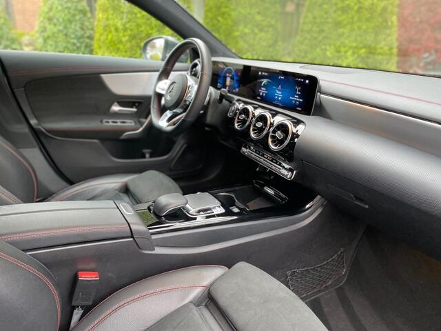 Mercedes-Benz CLA-KLASSE CLA 200 AMG Business Solution orig. NL auto Night pakket Widescreen
