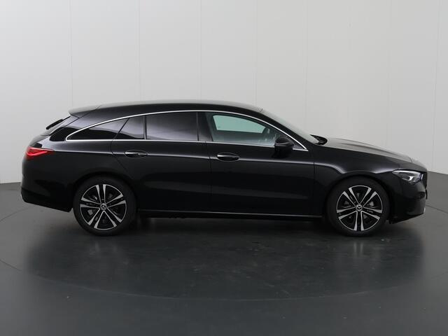 Mercedes-Benz CLA-KLASSE Shooting Brake 180 Star Edition Luxury Line | Privacy glas | 18-Inch | Media display | Keyless-Go | Easy-Pack | LED