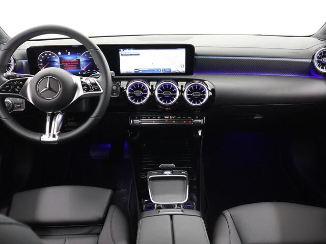 Mercedes-Benz CLA-KLASSE Shooting Brake 180 Star Edition Luxury Line | Privacy glas | 18-Inch | Media display | Keyless-Go | Easy-Pack | LED