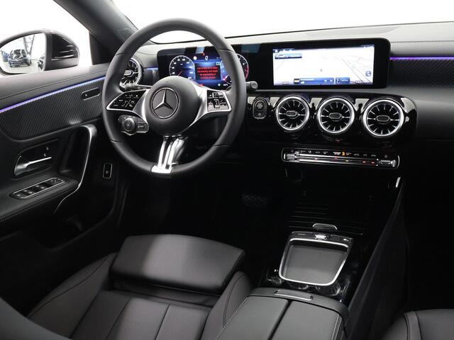 Mercedes-Benz CLA-KLASSE Shooting Brake 180 Star Edition Luxury Line | Privacy glas | 18-Inch | Media display | Keyless-Go | Easy-Pack | LED