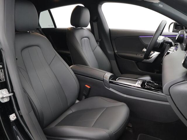Mercedes-Benz CLA-KLASSE Shooting Brake 180 Star Edition Luxury Line | Privacy glas | 18-Inch | Media display | Keyless-Go | Easy-Pack | LED