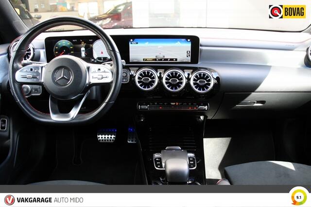 Mercedes-Benz CLA-KLASSE 180 Automaat Business Solution AMG | Trekhaak |