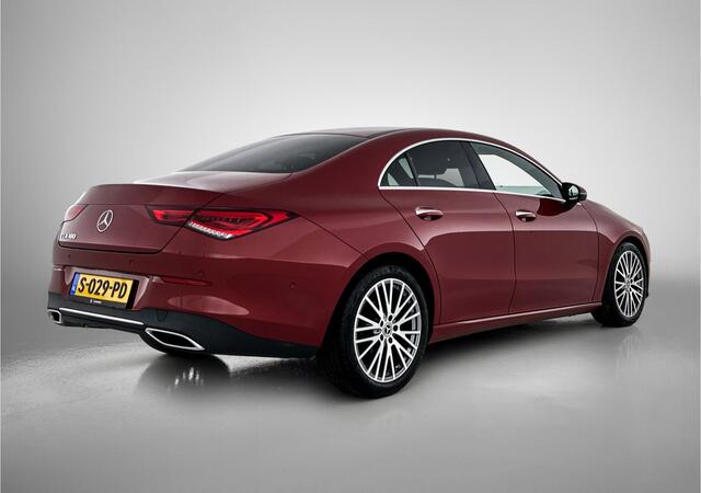 Mercedes-Benz CLA-KLASSE 180 Luxury Line | Premium pakket | Privacy Glass | Alarm scm3 | Apple CarPlay Keyless go | Parktronic + achtercamera | Inclusief 24 maanden MB Certified garantie voor Europa.