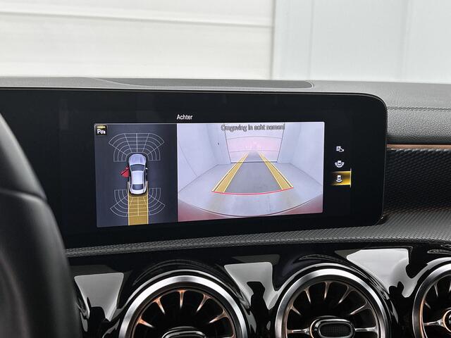 Mercedes-Benz CLA-KLASSE 180 Luxury Line | Premium pakket | Privacy Glass | Alarm scm3 | Apple CarPlay Keyless go | Parktronic + achtercamera | Inclusief 24 maanden MB Certified garantie voor Europa.