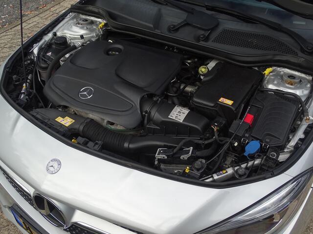 Mercedes-Benz CLA-KLASSE 180 AMG SH.brake Pano.dak 1ste eig Nw.st.