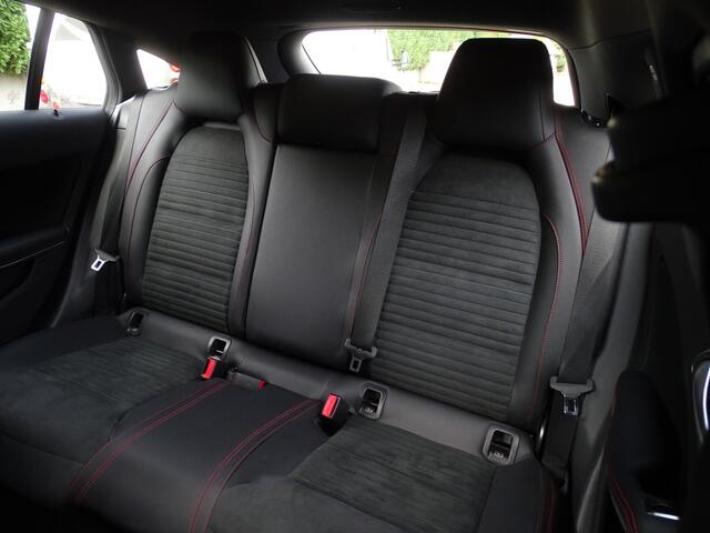 Mercedes-Benz CLA-KLASSE 180 AMG SH.brake Pano.dak 1ste eig Nw.st.