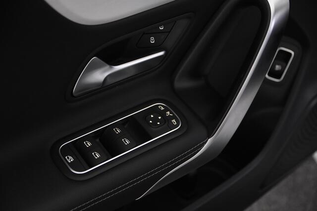 Mercedes-Benz CLA-KLASSE 180 SB *1ste Eigenaar*18"*AMG*Night*Navigatie*