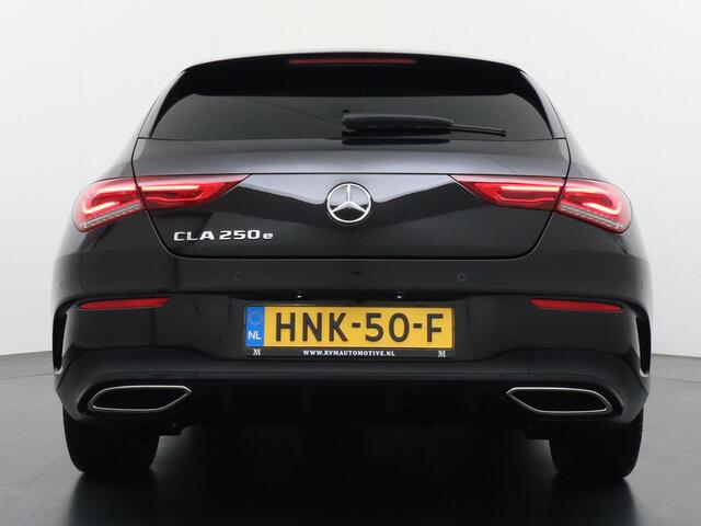 Mercedes-Benz CLA-KLASSE Shooting Brake 250 e AMG Line PHEV PLUG-IN HYBRIDE | 1e EIGENAAR | UNIEKE KM-STAND | LEDER | PANORAMADAK | CAMERA | AMBIENT SFEERVERLICHTING | RIJKLAAR GELEVERD INCL. 12 MAANDEN BOVAG GARANTIE
