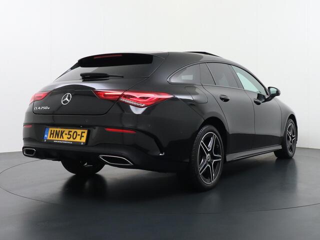 Mercedes-Benz CLA-KLASSE Shooting Brake 250 e AMG Line PHEV PLUG-IN HYBRIDE | 1e EIGENAAR | UNIEKE KM-STAND | LEDER | PANORAMADAK | CAMERA | AMBIENT SFEERVERLICHTING | RIJKLAAR GELEVERD INCL. 12 MAANDEN BOVAG GARANTIE