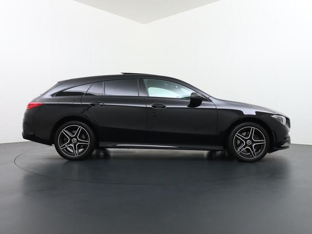 Mercedes-Benz CLA-KLASSE Shooting Brake 250 e AMG Line PHEV PLUG-IN HYBRIDE | 1e EIGENAAR | UNIEKE KM-STAND | LEDER | PANORAMADAK | CAMERA | AMBIENT SFEERVERLICHTING | RIJKLAAR GELEVERD INCL. 12 MAANDEN BOVAG GARANTIE