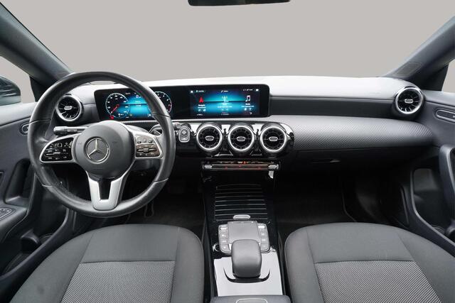 Mercedes-Benz CLA-KLASSE Shooting Brake 180 Business Solution | Pano | trekhaak