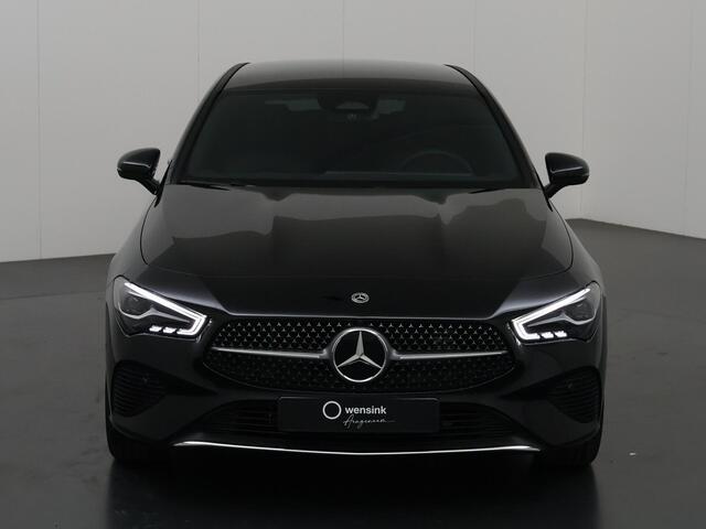 Mercedes-Benz CLA-KLASSE 180 Shooting Brake Star Edition Luxury Line | Panoramadak | Donkergetint glas | Parkeerassistent PARKTRONIC | Sfeerverlichting |