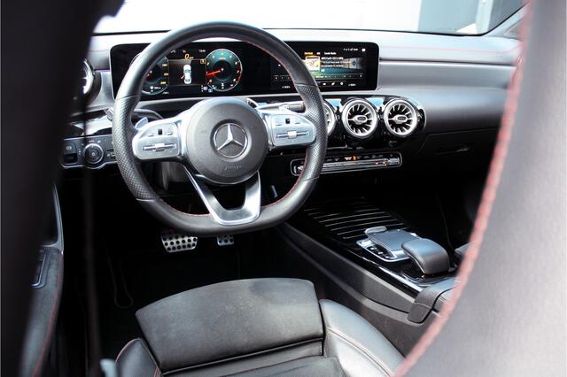 Mercedes-Benz CLA-KLASSE 200 AMG | 1e Eig | Pano | 19" | Night | Sfeer
