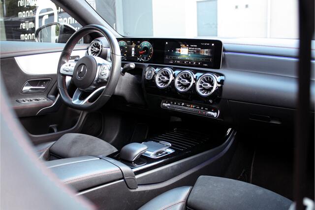 Mercedes-Benz CLA-KLASSE 200 AMG | 1e Eig | Pano | 19" | Night | Sfeer
