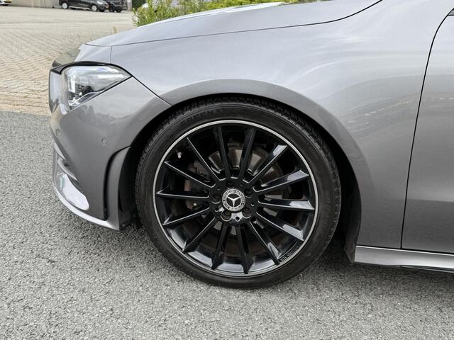 Mercedes-Benz CLA-KLASSE 180 AMG 136PK AutomaatoPanooSfeer