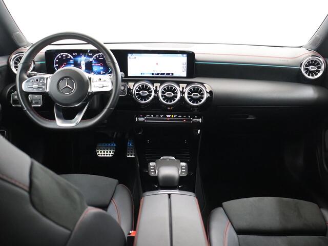 Mercedes-Benz CLA-KLASSE Shooting Brake 250 e Advantage | Trekhaak | AMG | Widescreen |