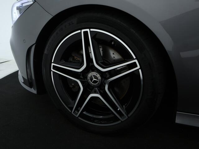 Mercedes-Benz CLA-KLASSE Shooting Brake 200 Business Solution AMG Panoramadak | 5 spaaks lichtmetalen velgen | elct. bed. voorstoelen met memory | parking support met camera achter | Inclusief 24 maanden MB Certified garantie voor Europa.
