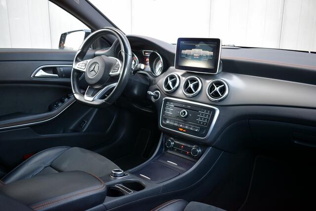 Mercedes-Benz CLA-KLASSE Shooting Brake 180 Automaat OrangeArt Edition Bi-Xenon | Leder/Alcantara | Comand Full Map Navi | Sportstoelen | 18 Inch LMV