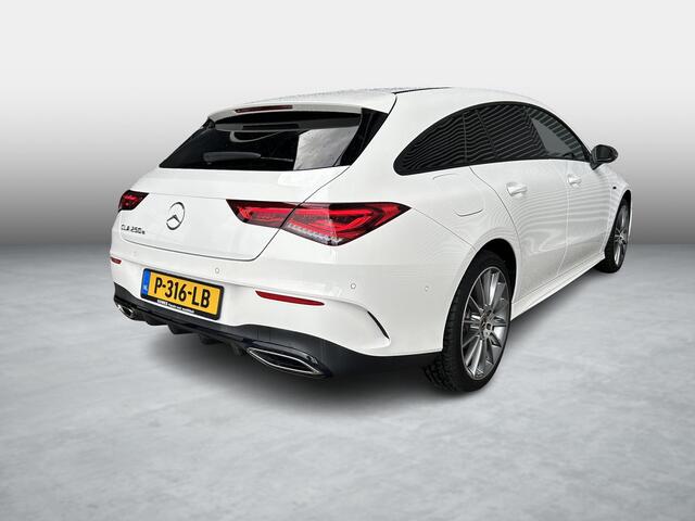 Mercedes-Benz CLA-KLASSE Shooting Brake 250 e AMG line Panoramadak| 19 Inch| Stoelverwarming| Smartphone integratie