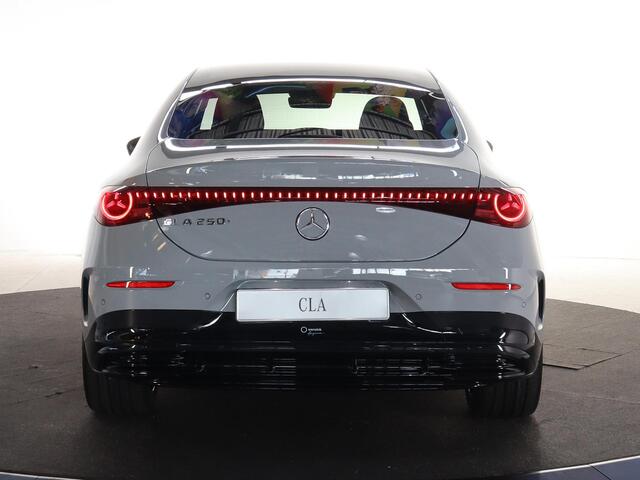 Mercedes-Benz CLA-KLASSE 250+ Launch Edition 85 kWh | Night | Panoramadak | DISTRONIC | Achteruitrijcamera | Dodehoekassistent |