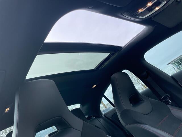 Mercedes-Benz CLA-KLASSE 180 | Panoramadak | AMG