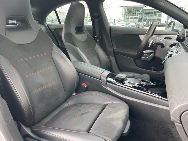 Mercedes-Benz CLA-KLASSE 180 | Panoramadak | AMG