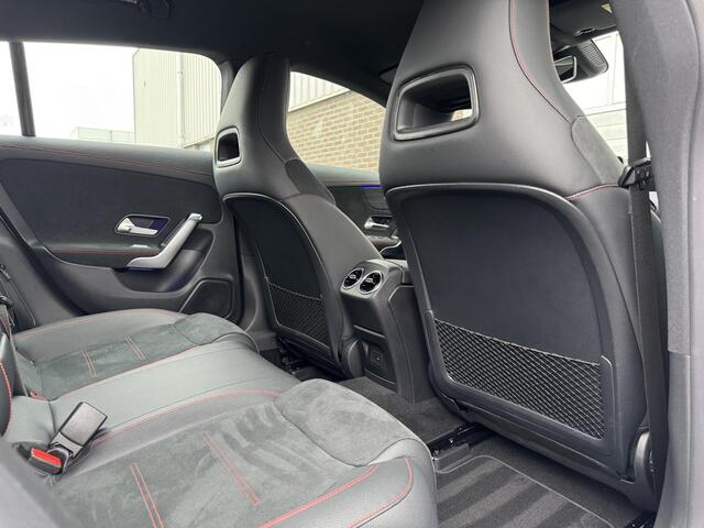 Mercedes-Benz CLA-KLASSE Shooting Brake 180 AMG Line | Achteruitrijcamera | Stoelverwarming |