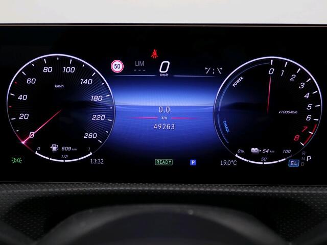 Mercedes-Benz CLA-KLASSE 250 e Star Edition AMG Line | NIght Pakket | Panorama Schuif-Kanteldak | Ledkoplampen . Inclusief 24 maanden Mercedes-Benz Certified garantie voor Europa.