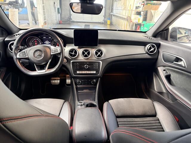 Mercedes-Benz CLA-KLASSE 180 AMG-Line Nightpakket Cruise Clima Navi NL Auto