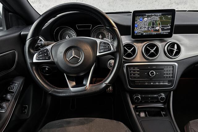 Mercedes-Benz CLA-KLASSE 180 Ambition | Parkeersensoren | Cruise control | Navigatie | Half lederen bekleding | Airco