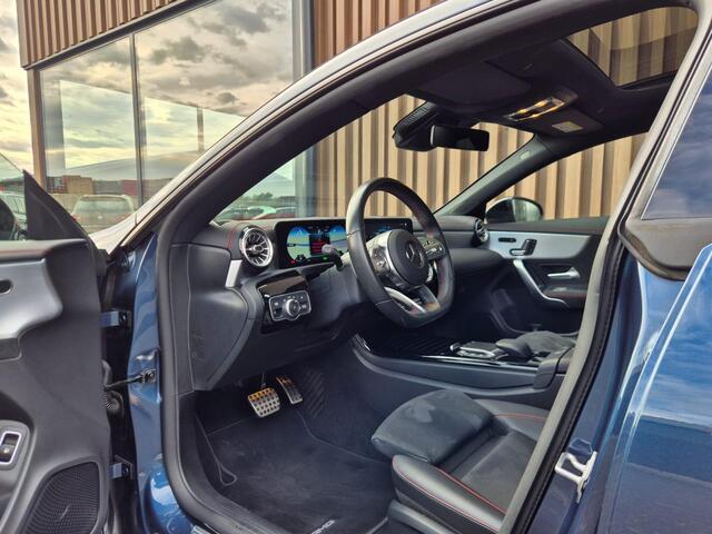 Mercedes-Benz CLA-KLASSE 250 e Business Solution AMG Limited | BTW | Pano | Keyless | Sfeer | Camera | Widescreen