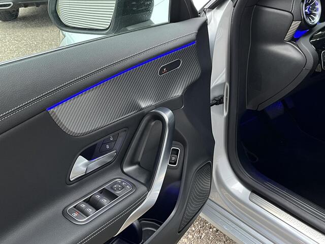 Mercedes-Benz CLA-KLASSE Shooting Brake 180 Luxury Line