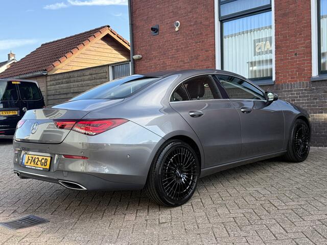 Mercedes-Benz CLA-KLASSE 180 Premium Plus | AUTOMAAT | FULL LED | NAVI | PDC |