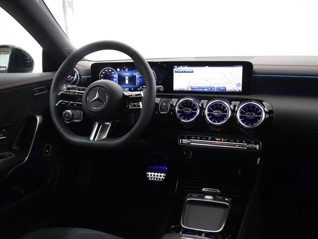 Mercedes-Benz CLA-KLASSE Shooting Brake 250e Business Solution AMG | Panoramaschuifdak | Nightpakket | Achteruitrijcamera |