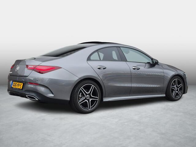 Mercedes-Benz CLA-KLASSE 180 AMG Line | Panoramadak | Nightpakket |