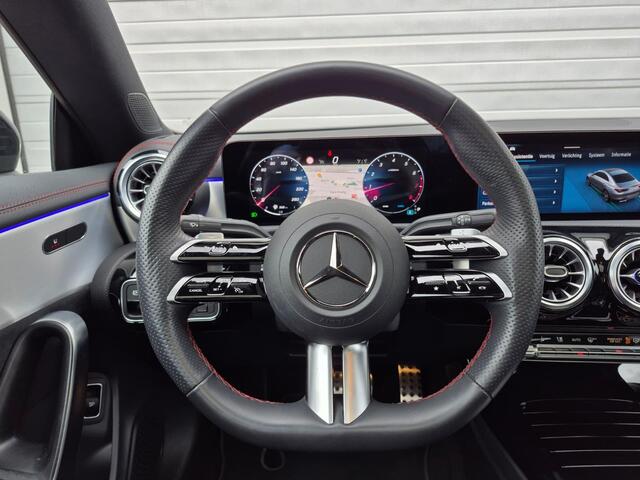 Mercedes-Benz CLA-KLASSE 180 AMG Line | Panoramadak | Nightpakket |