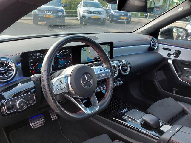 Mercedes-Benz CLA-KLASSE Shooting Brake 180 136pk Business Solution AMG | Navi | Apple Carplay+Android Auto | Elek.Stoel.Verstel+Geheugen | Stoelverwarming | Panorama Schuifdak | Keyless Entry | Pdc V+A+Assist+Camera | 18''lm