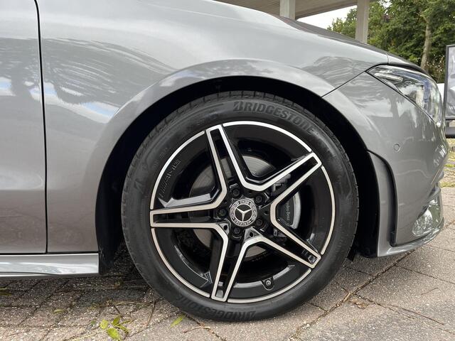 Mercedes-Benz CLA-KLASSE Shooting Brake 180 d Business Solution AMG Pano Elc Stoel Sfeerve