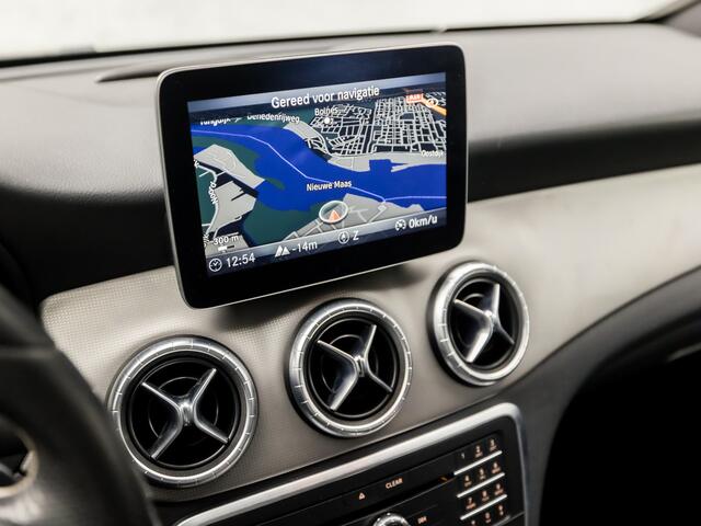 Mercedes-Benz CLA-KLASSE 180 Sport (GROOT NAVIGATIE, CAMERA, ZWART HEMEL, STOELVERWARMING, GETINT GLAS, HALF LEDER, XENON, GETINT GLAS, KEYLESS START, WITTE STIKSELS,