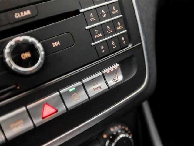 Mercedes-Benz CLA-KLASSE 180 Sport (GROOT NAVIGATIE, CAMERA, ZWART HEMEL, STOELVERWARMING, GETINT GLAS, HALF LEDER, XENON, GETINT GLAS, KEYLESS START, WITTE STIKSELS,