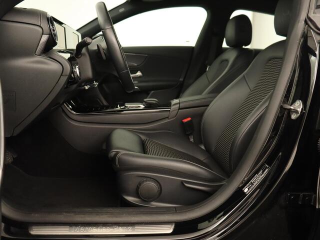 Mercedes-Benz CLA-KLASSE Shooting Brake 250 e AMG Line | Half Leder | Carplay | Stoelverwarming | Camera | LED | Navigatie | Adaptive Cruise