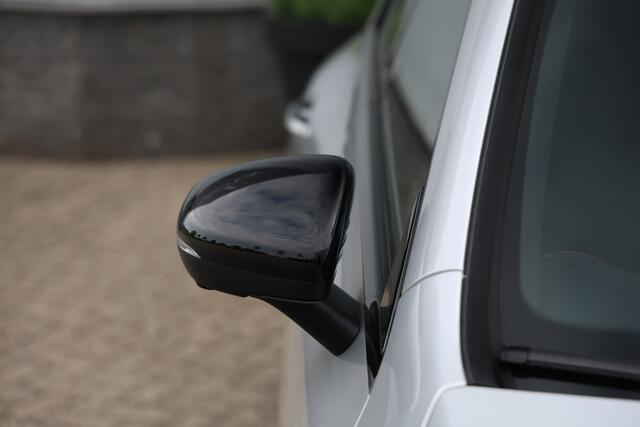 Mercedes-Benz CLA-KLASSE 250 e AMG Night Edition NAP|Pano|360cam|Head up|Sfeerv|Keyless