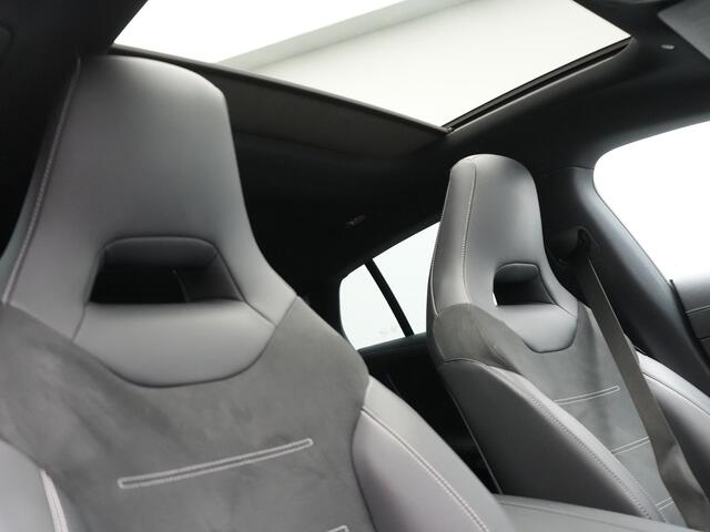 Mercedes-Benz CLA-KLASSE Shooting Brake 250 e AMG Plug In Hybrid 218pk Dealer O.H PHEV | Trekhaak Af Fabriek | Panodak | Burmester Sound | Adaptive Cruise | Alcantara Sportstoelen Verwarmd | Sfeerverlichting | WideScreen | Navigatie |