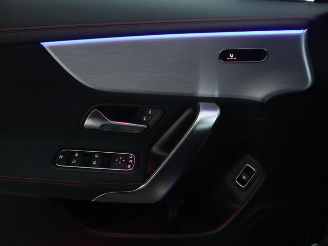 Mercedes-Benz CLA-KLASSE 180 Business Solution AMG | AMG Line | Achteruitrijcamera | Night Pakket | Sfeerverlichting | Inclusief 24 maanden MB Certified garantie voor Europa.