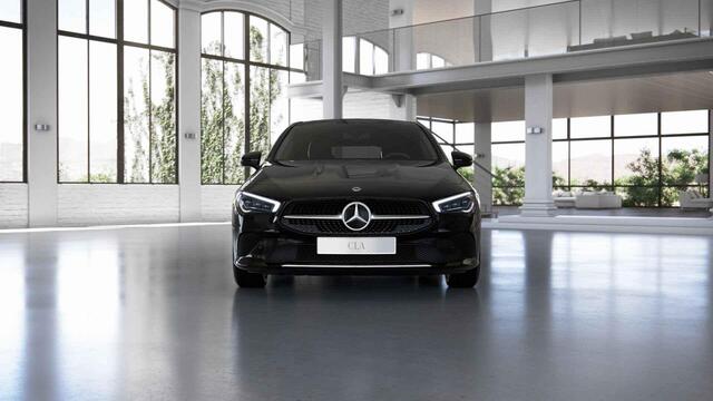 Mercedes-Benz CLA-KLASSE Shooting Brake 180 Luxury | Panoramadak | Distronic | Getint glas | Stoelverwarming |